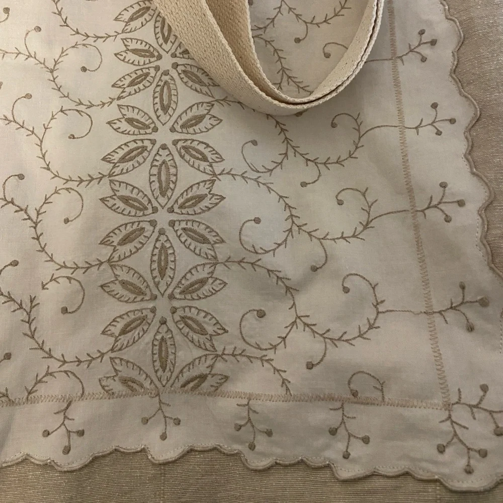 Beige and Cream Vintage Embroidered Linens Tote Bag - Picture 4 of 10